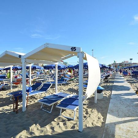 Riccione Beach Hotel - Enjoy Your Summer -Beach Village Incluso Kültér fotó