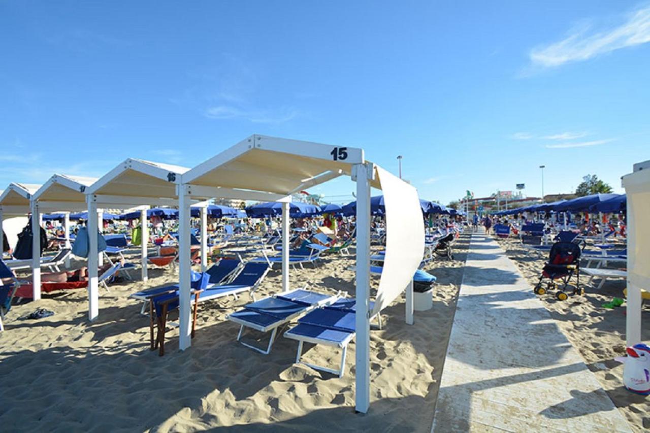 Riccione Beach Hotel - Enjoy Your Summer -Beach Village Incluso Kültér fotó