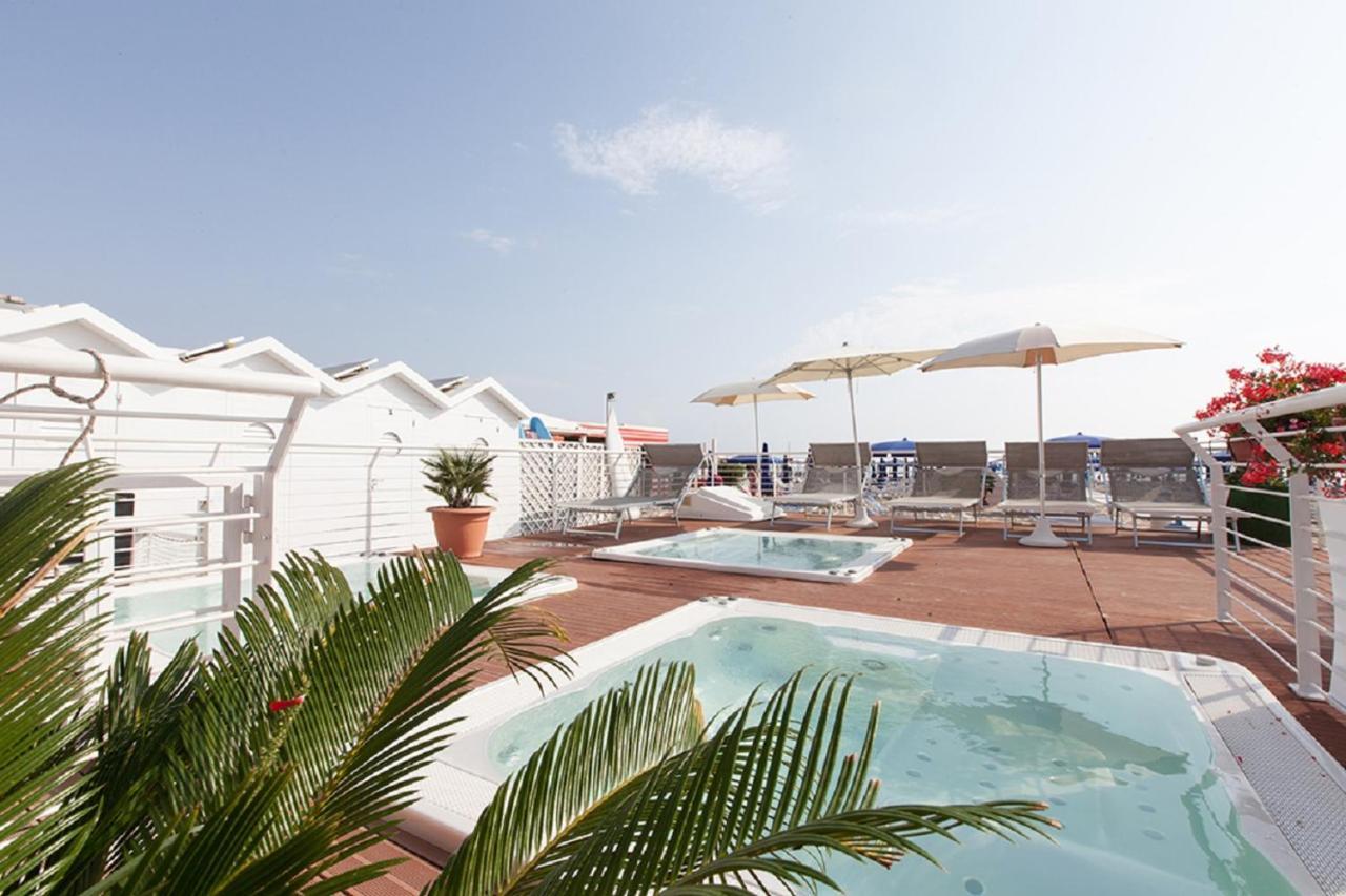 Riccione Beach Hotel - Enjoy Your Summer -Beach Village Incluso Kültér fotó